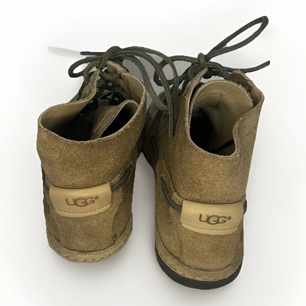 UGG Bayne Boots Mens 10 Tan Suede Leather Chukka Lace-Up Casual Vibram Sole Shoe